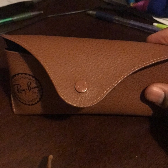 Ray Ban Gold wired sunglasses. - Picture 4 of 5